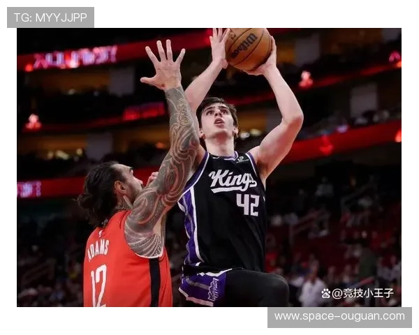 休斯顿火箭121-95大胜萨克拉门托国王，第三节36-19攻势奠定胜局