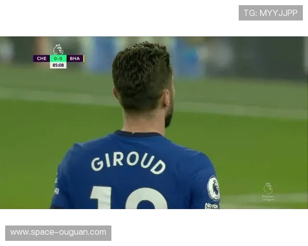 吉鲁吊射、转身抽射连续击中门框，里尔错失梦幻开局